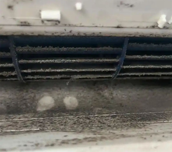 舞阳空调吹的风有股烧焦味是怎么回事